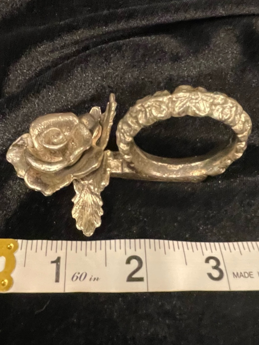 Vintage Rose Flower Silver color napkin rings.